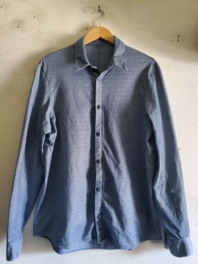 Lululemon  Men's Long-Sleeve Button-Up Shirt